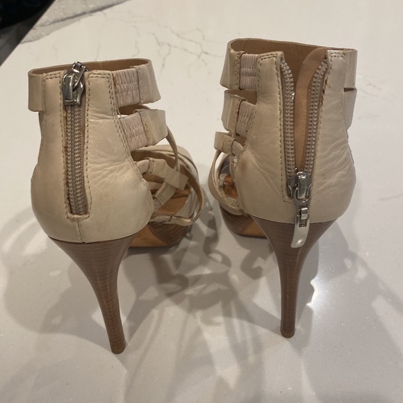 Aldo size 6 strappy small platform sandal - Picture 2 of 3